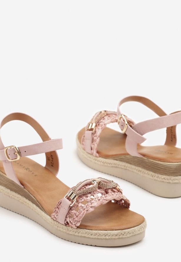 Różowe Sandały na Koturnie z Ozdobną Klamrą na Ażurowym Pasku Falaritia
