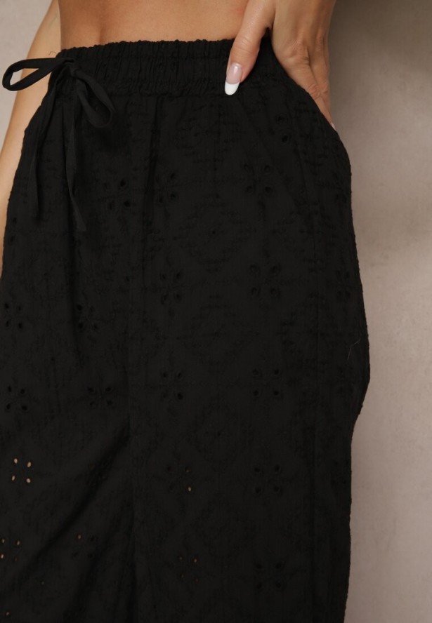 Czarne Spodnie High Waist z Bawełnianej Tkaniny Zdobionej Haftem Mevirona