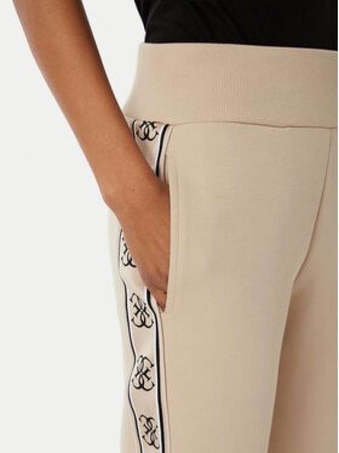 Guess Spodnie dresowe V2YB15 KB3P2 Beżowy Regular Fit