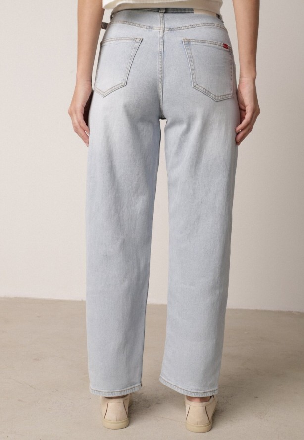 Niebieskie Bawełniane Jeansy o Kroju Mom Fit z Wysokim Stanem i Paskiem Pribena