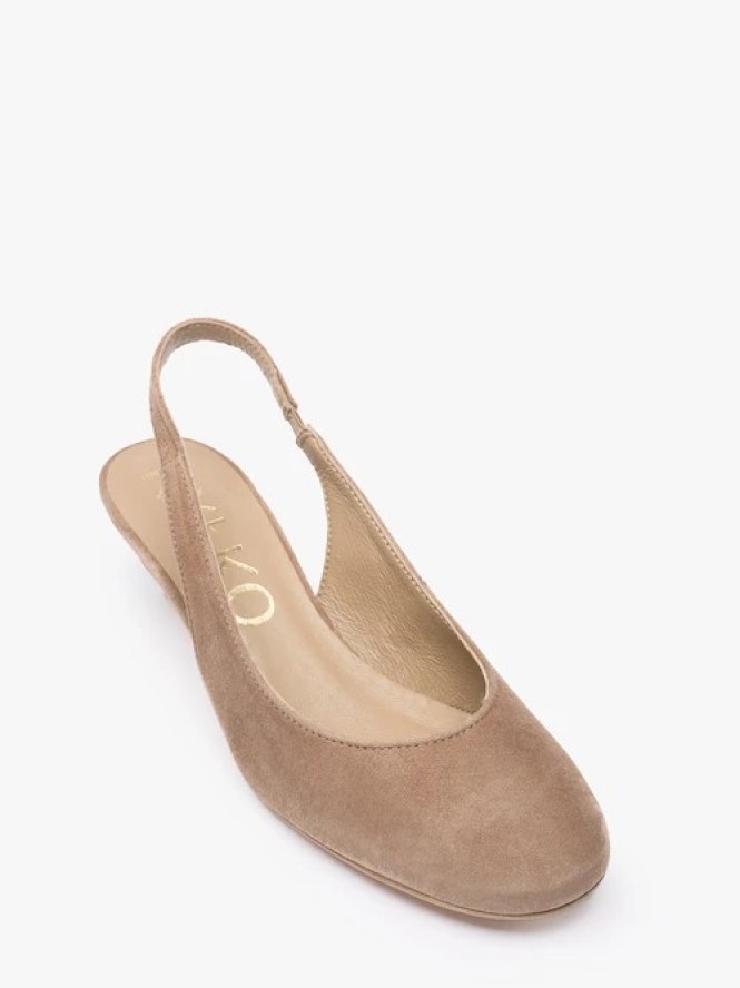 Jasnobrązowe czółenka slingback bez pięty