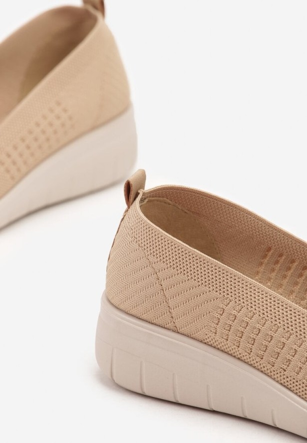 Ciemnobeżowe Półbuty na Koturnie z Ozdobą i Cyrkoniami Neviae