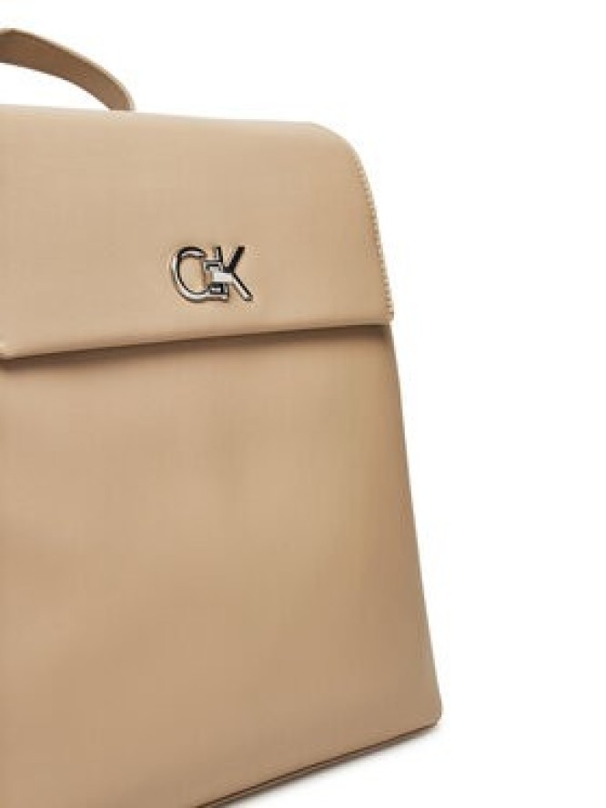 Calvin Klein Plecak Ck Flap Backpack With Conv Strap K60K613038 Beżowy