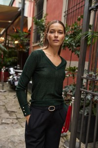 Sweter z metaliczną nitką zielony