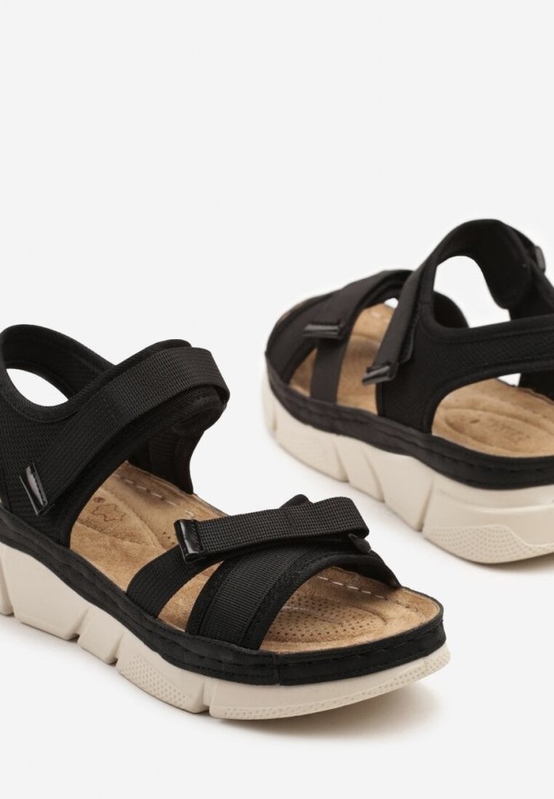 Czarne Sandały ze Skórzaną Wkładką i Geometrycznymi Paskami Tosmelia