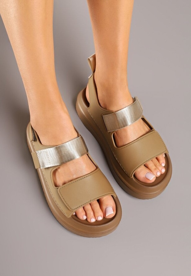 Ciemnobeżowe Sandały na Piankowej Platformie z Zapięciem na Rzep Vonamia